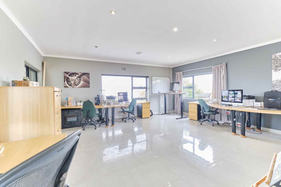 4 Bedroom Property for Sale in Flamingo Vlei Western Cape